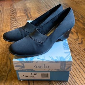 Abella low black heels “AA Jude” size 8.5. Excellent condition!